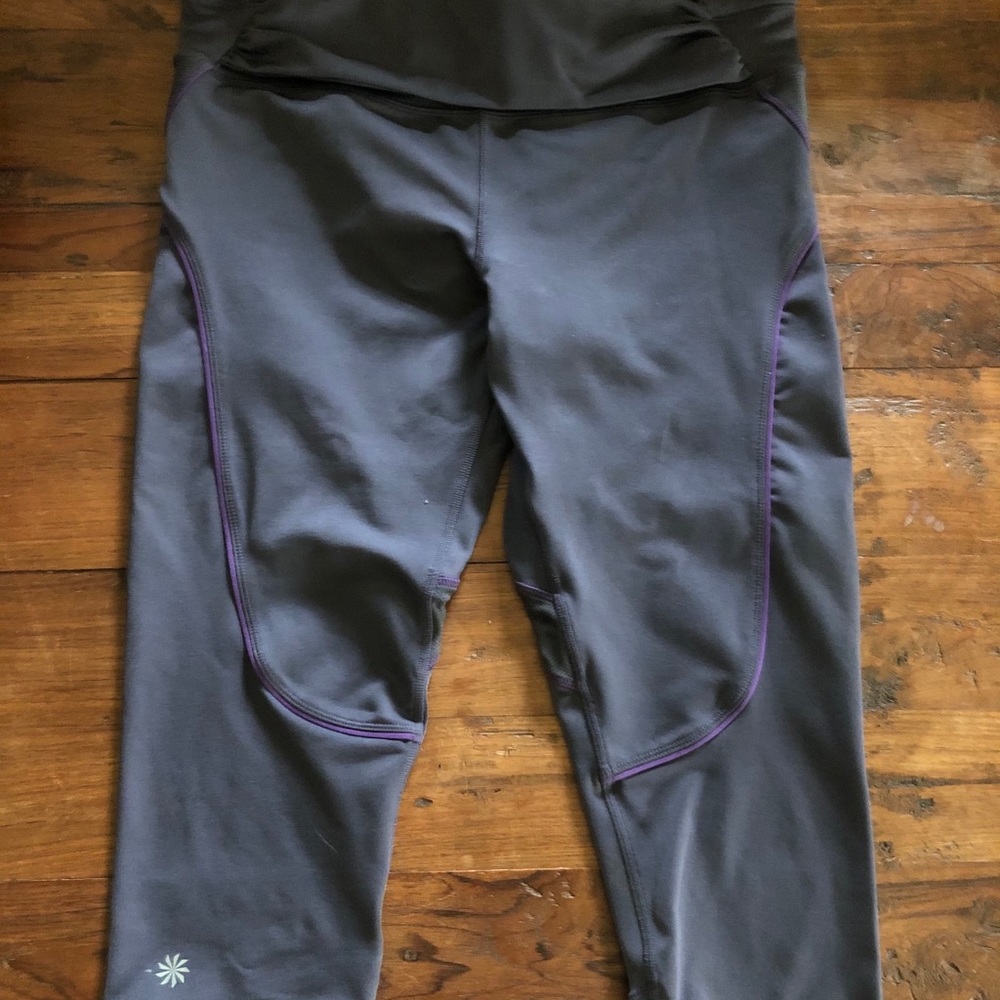 Athleta Quick Step Capri Pants Gray with Purple M
